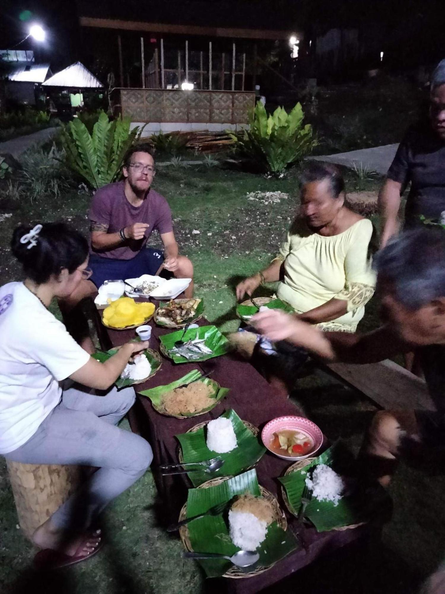 Roca'S Homestay Backpackers Chalet Batuan Buitenkant foto