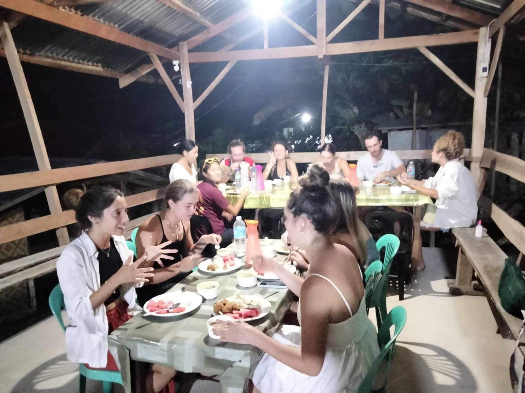 Roca'S Homestay Backpackers Chalet Batuan Buitenkant foto